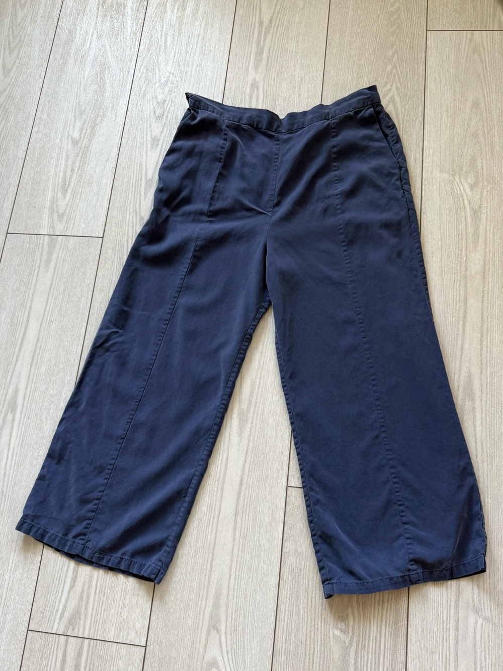 Equipment 100% silk wide leg trouser pants small cropped navy blue quiet luxury